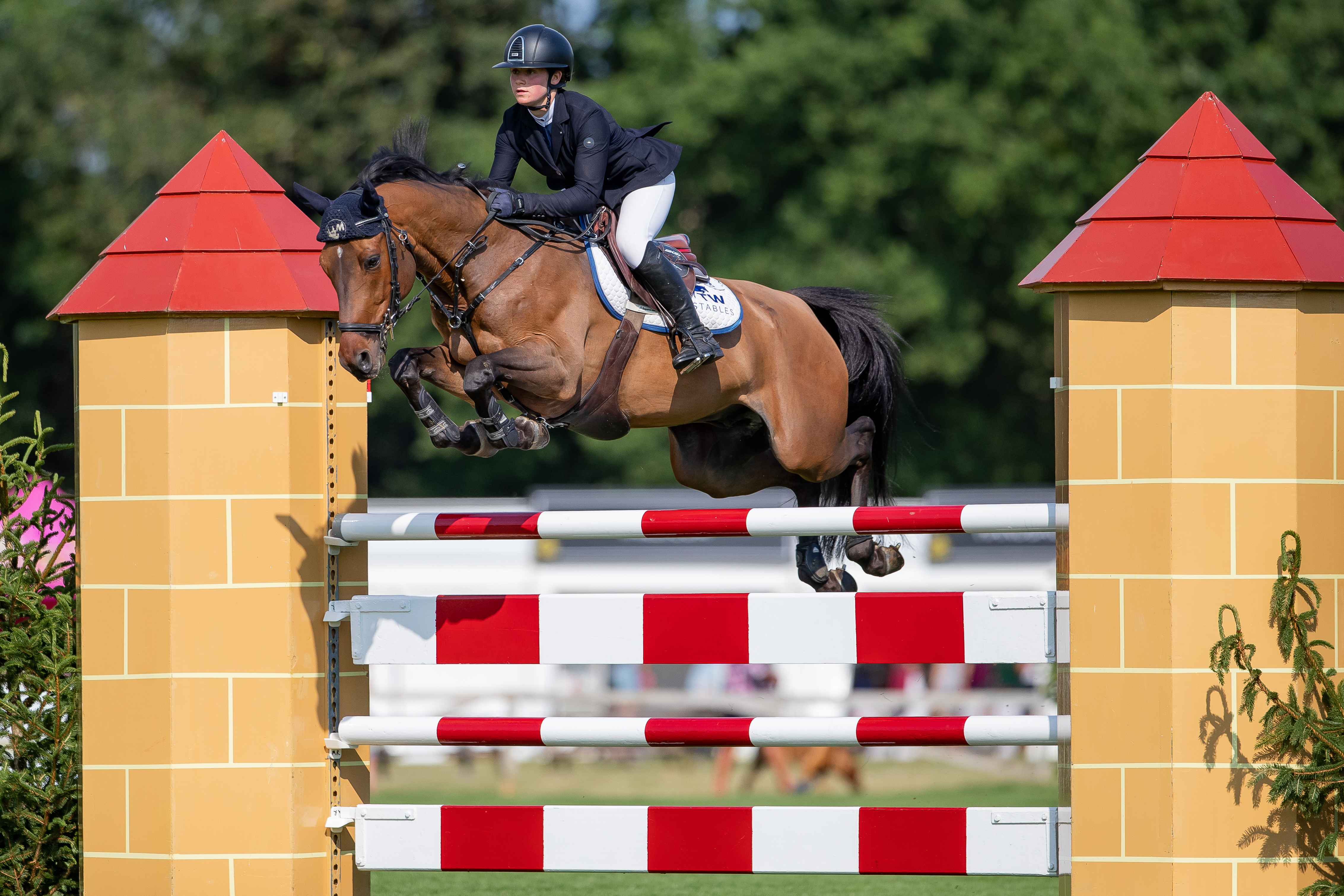 BH The Clip My Horse.TV Derby Tankard Nicole Lockhead Anderson and Catino 10 (1)