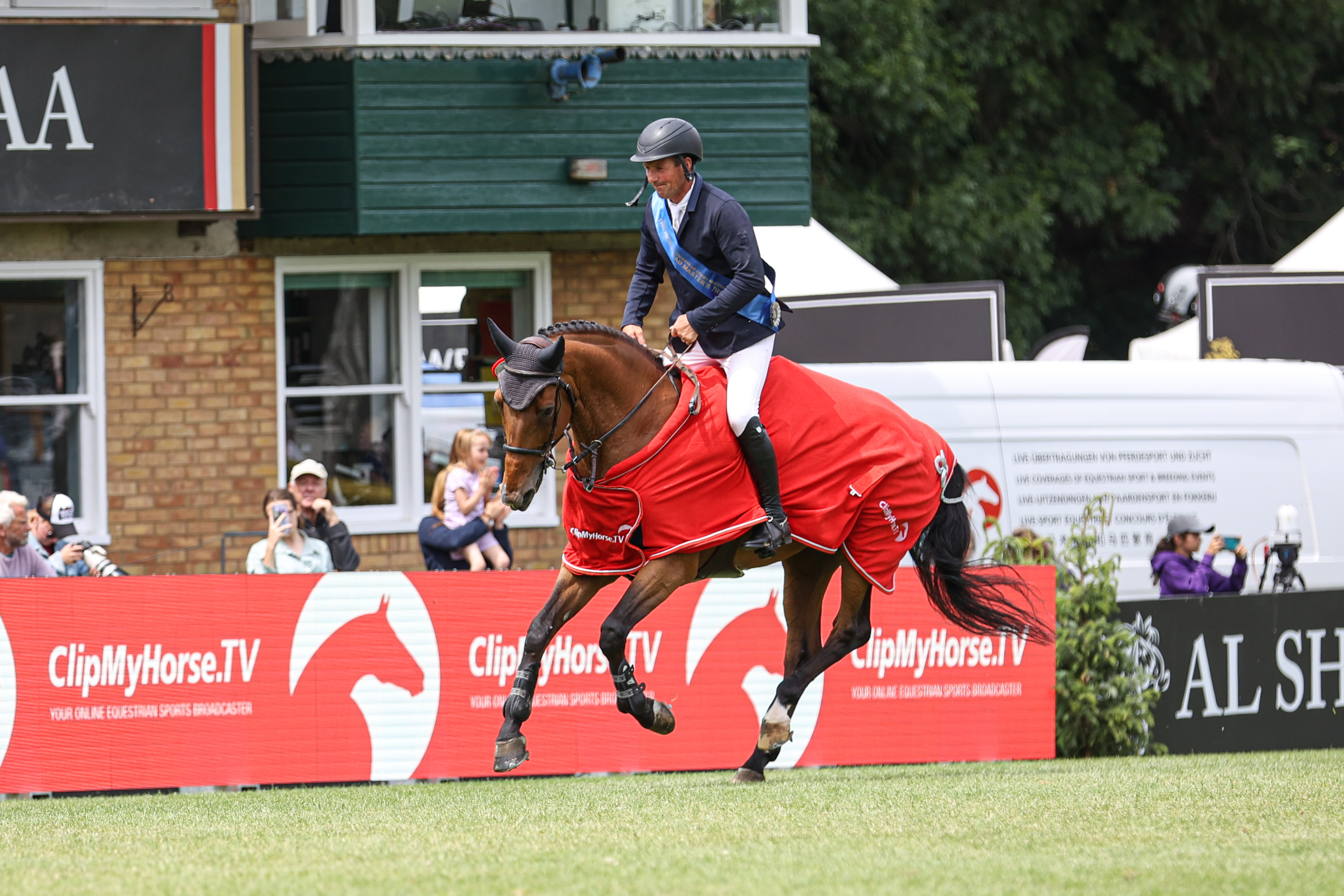 Guy Williams Rouge De Ravel (8)