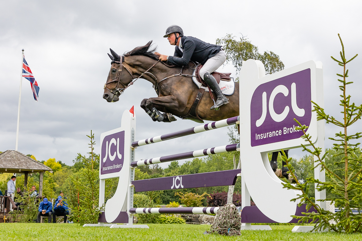 Jim Whitaker And Just Call Me Henry Low Res B&H (3)