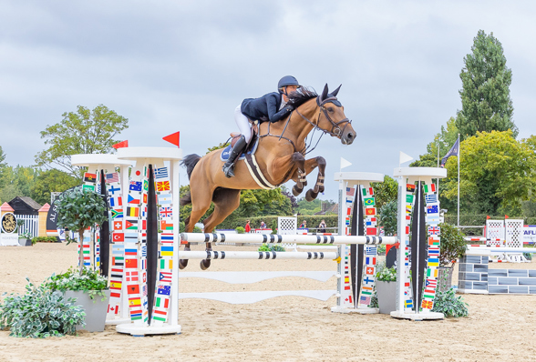 Louise Simpson And Bye Felicia 19 B&H (5)