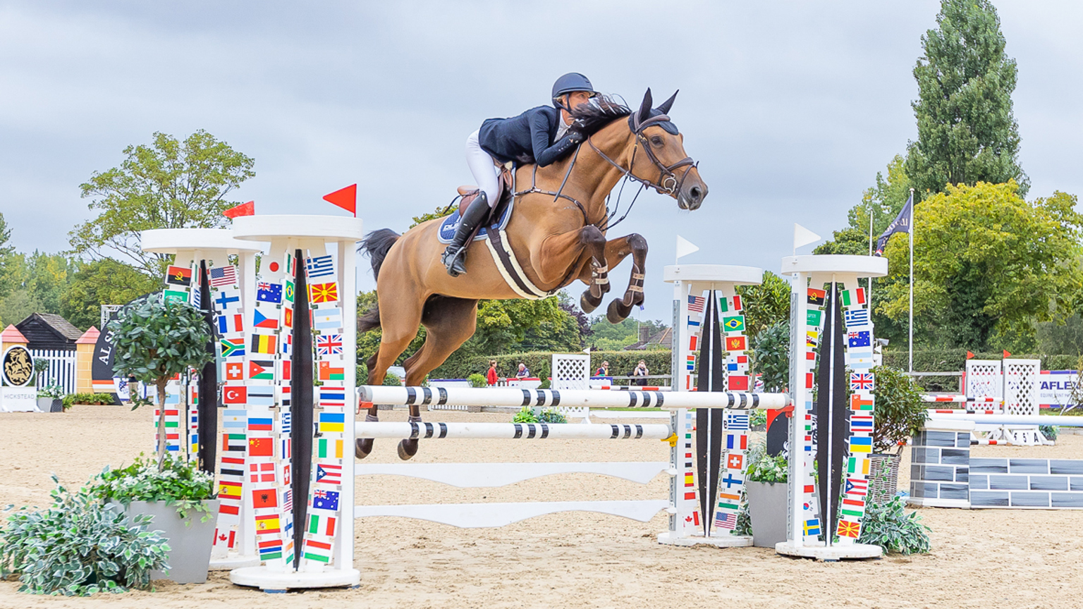 Louise Simpson And Bye Felicia 19 B&H (5)